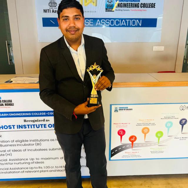 inderjeet Kumar achieved award in engineering collage